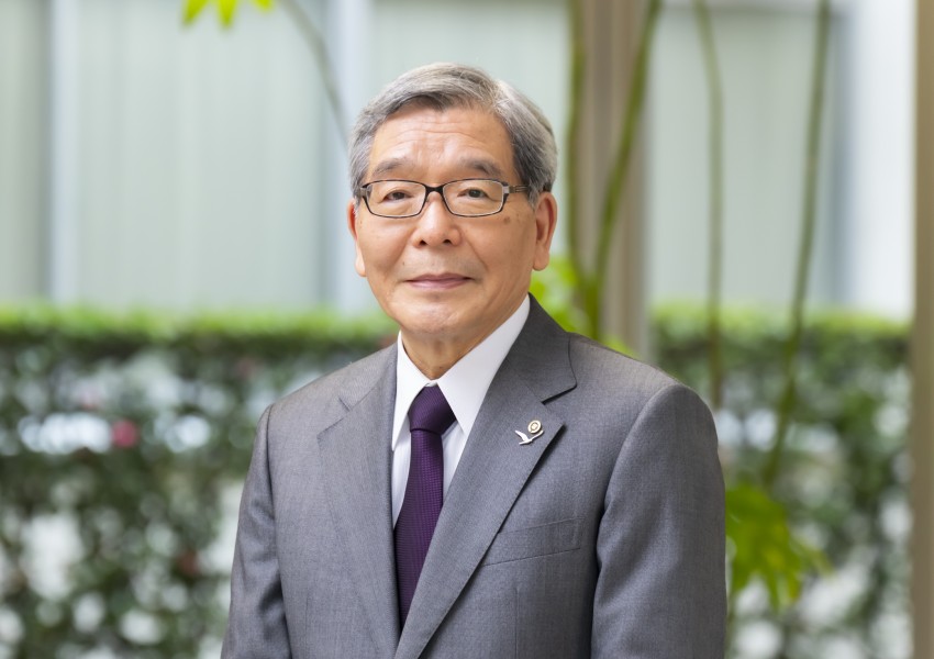 学長 前島正義