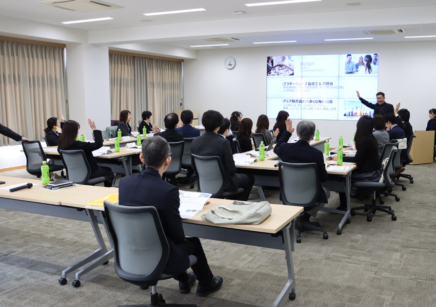 育児休業体験者との懇談会の様子2