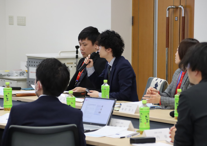 育児休業体験者との懇談会の様子3