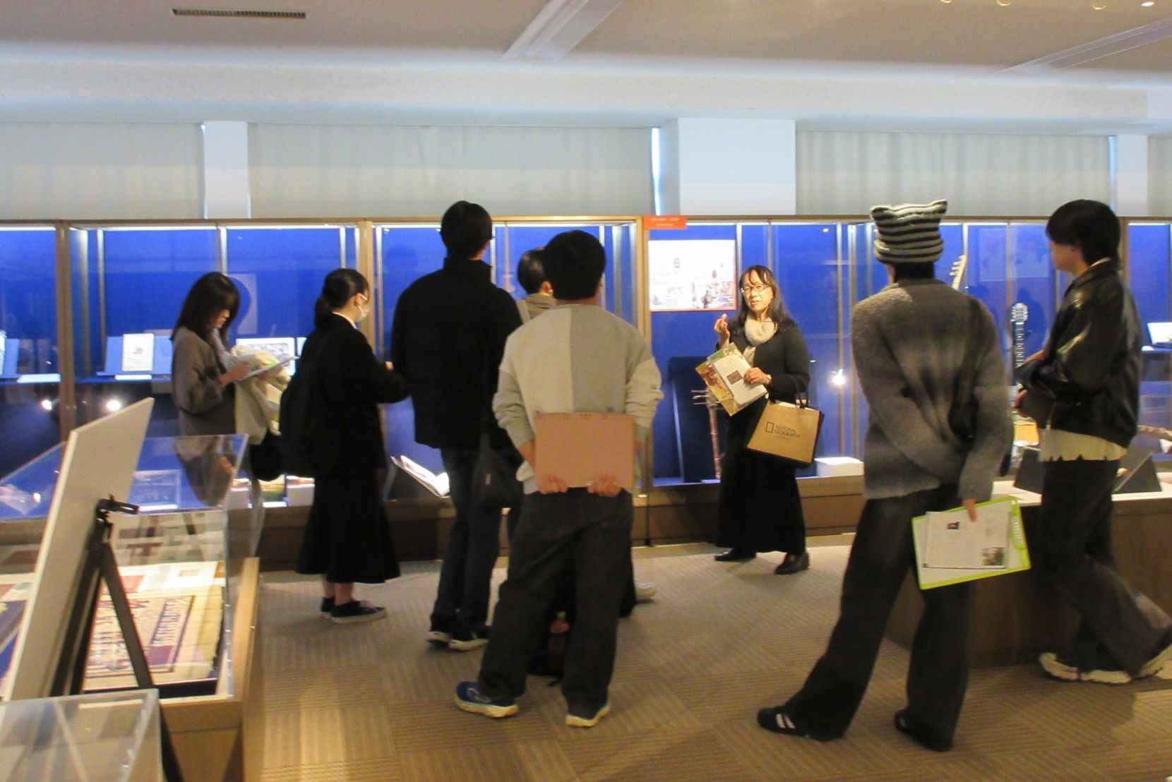 【国際】博物館で授業01