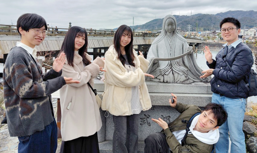 紫式部像
