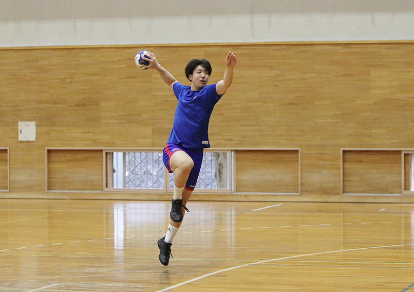 中島さんハンドボール中