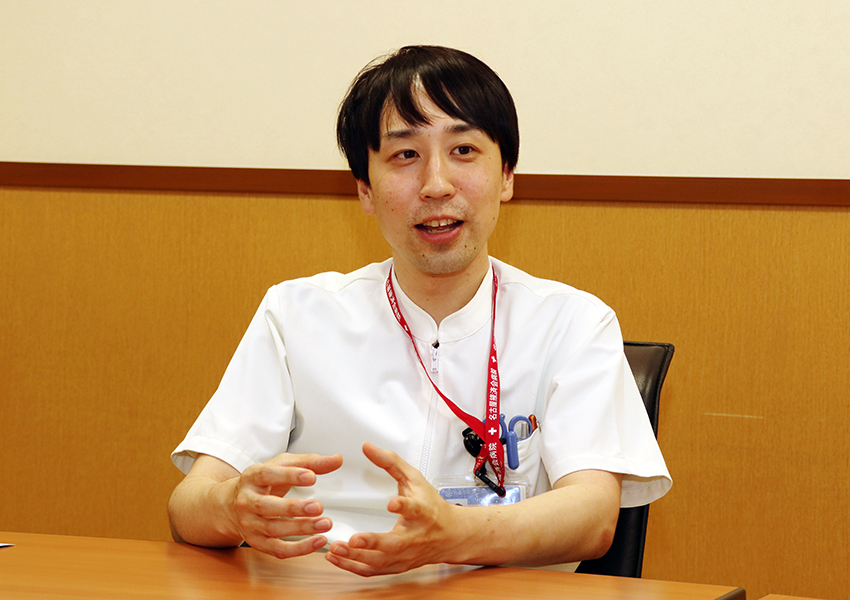 加藤さんお話し中