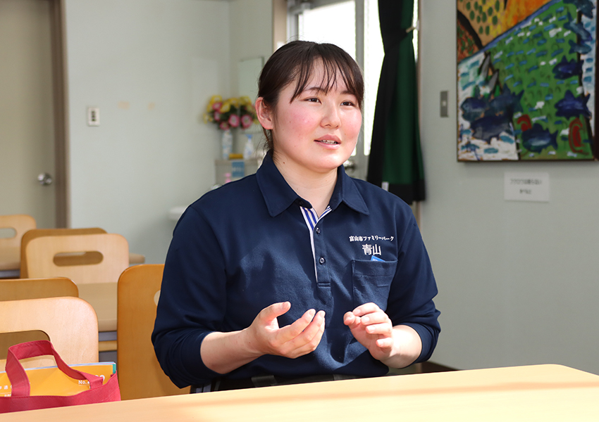 青山さんお話し中