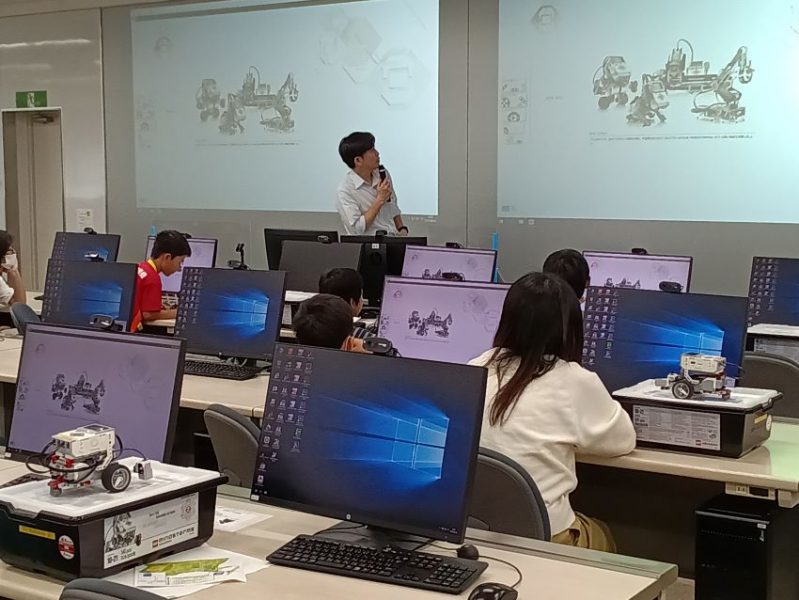 講義をする藤井先生
