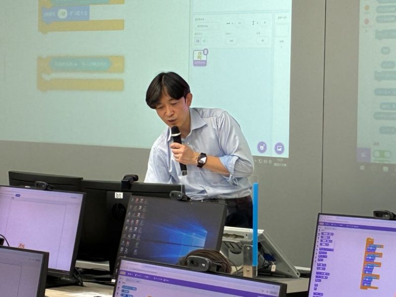 講義をする藤井先生