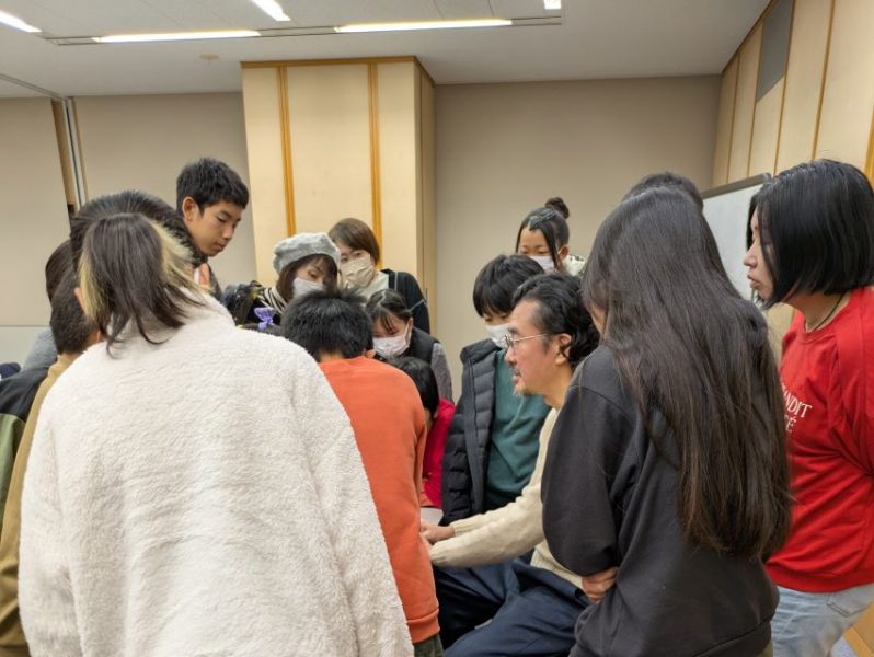 大場先生を囲んで