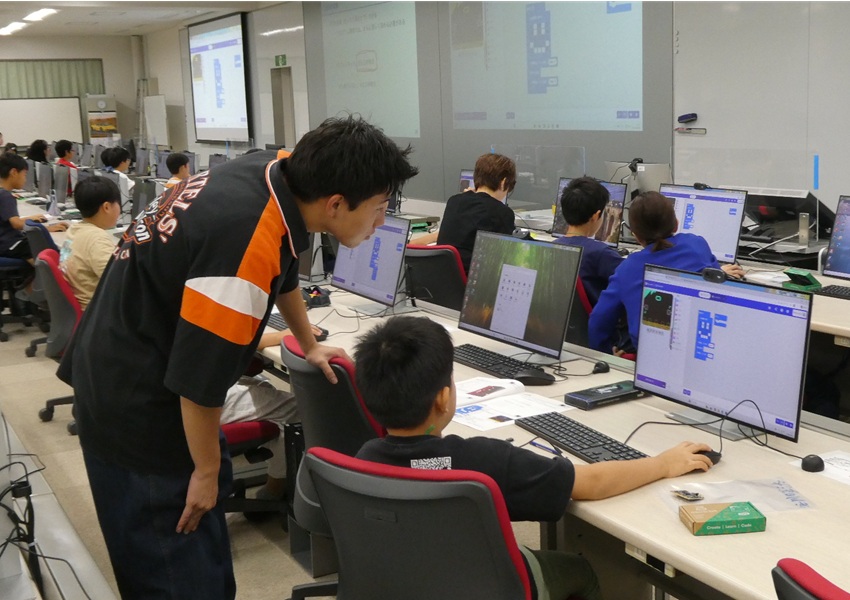 学生と一緒に
