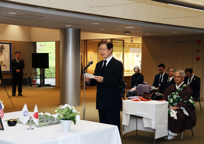 President Yoshimi Takeuchi reading the eulogy