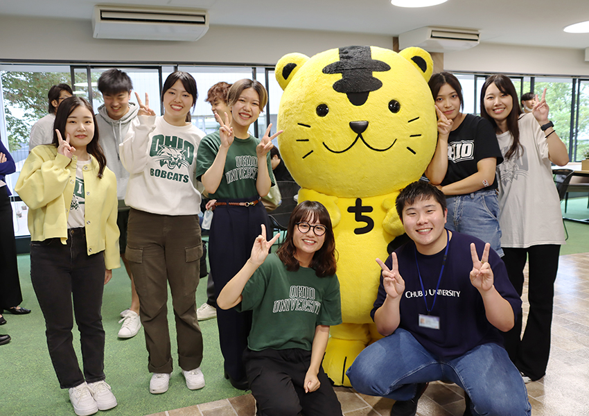 運営に携わった学生と一緒に