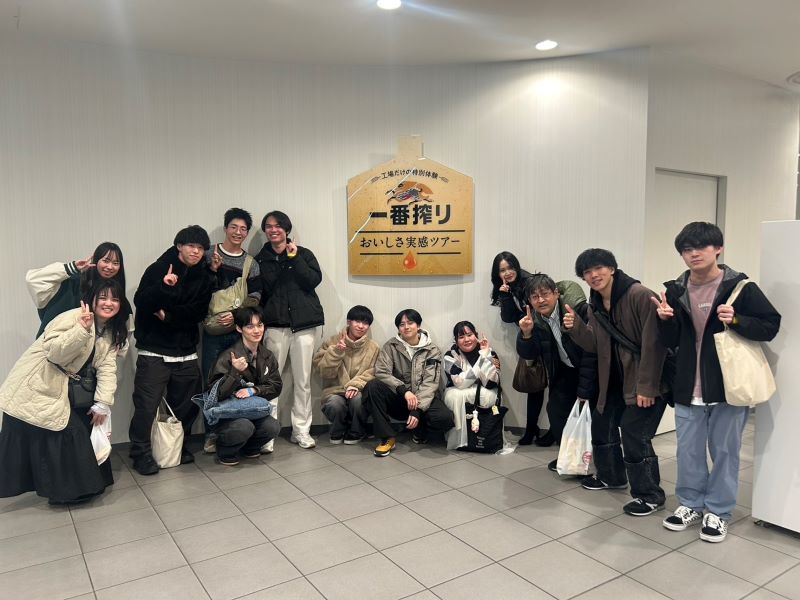 キリンビール工場エンブレム記念写真