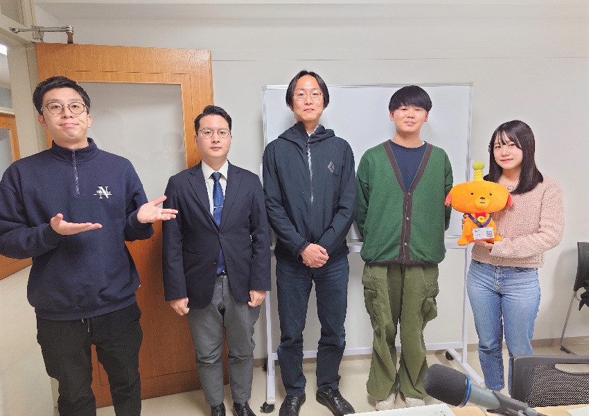 経営情報学部白川ゼミ取材
