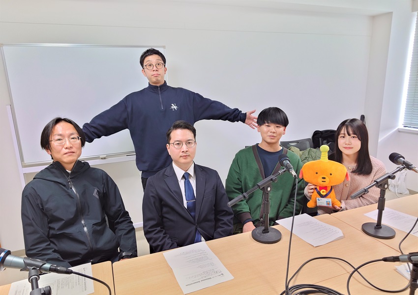経営情報学部白川ゼミ録音風景