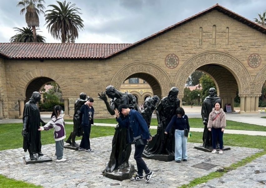 スタンフォード大学銅像