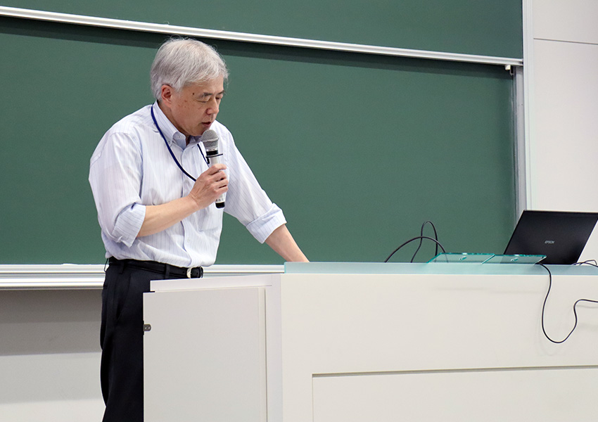 木村秀明 副工学研究科長による説明