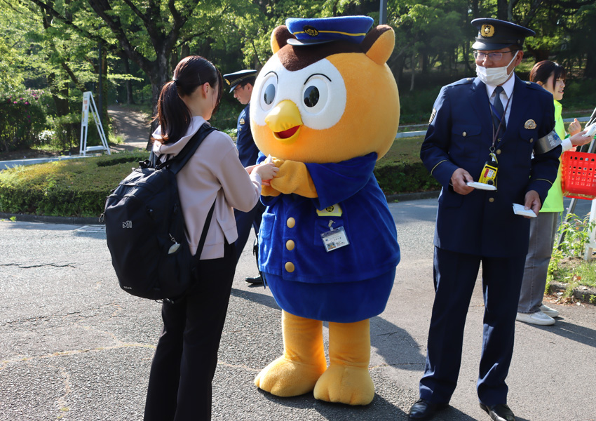 ボランティア・NPOセンターの学生 1日警察官