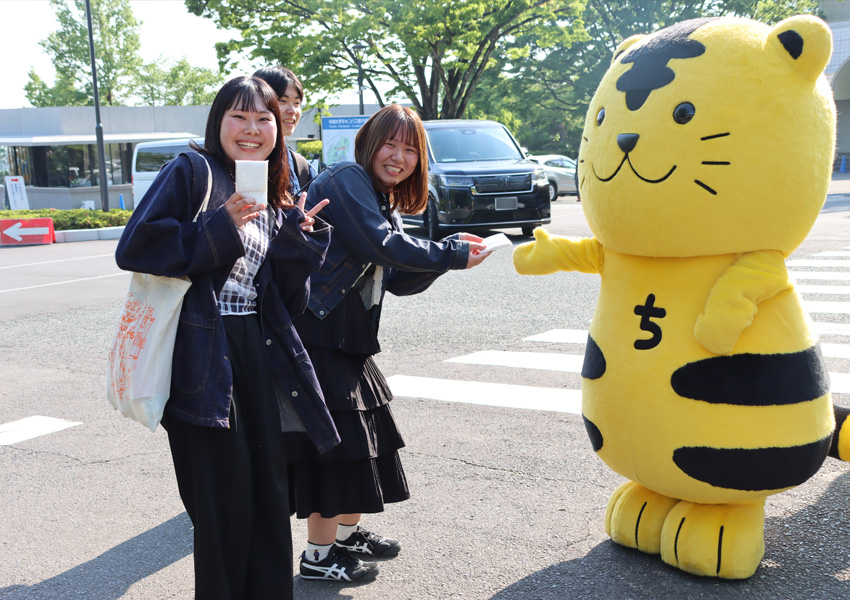 ボランティア・NPOセンターの学生 1日警察官
