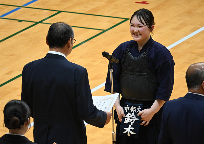 表彰式の鈴木さん
